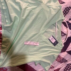Universal Thread Light Green V-Neck Tee